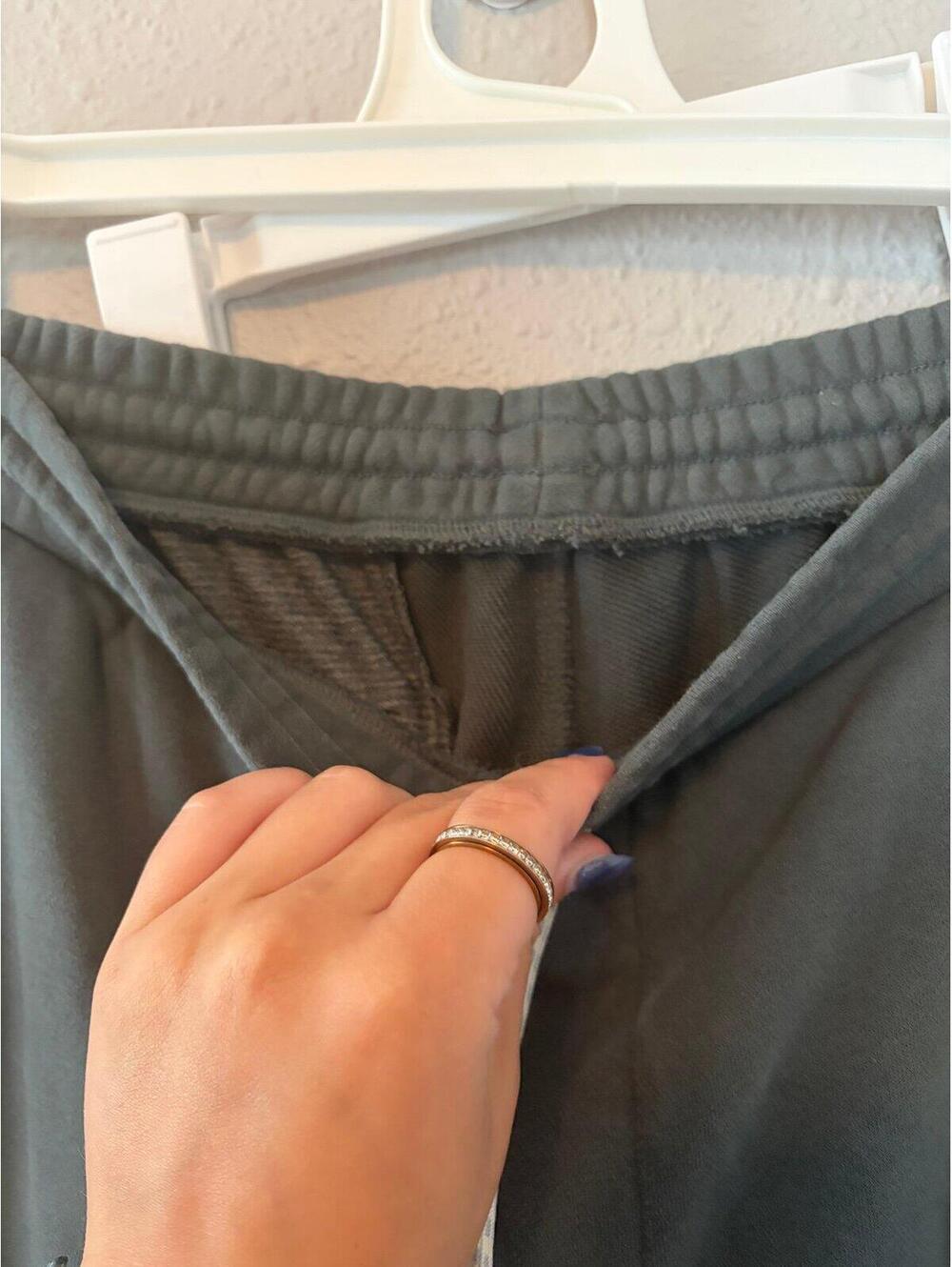 Men's Vuori Green Joggers. Size tags removed but best for S/M. Waist measures 14 - Picture 4 of 7